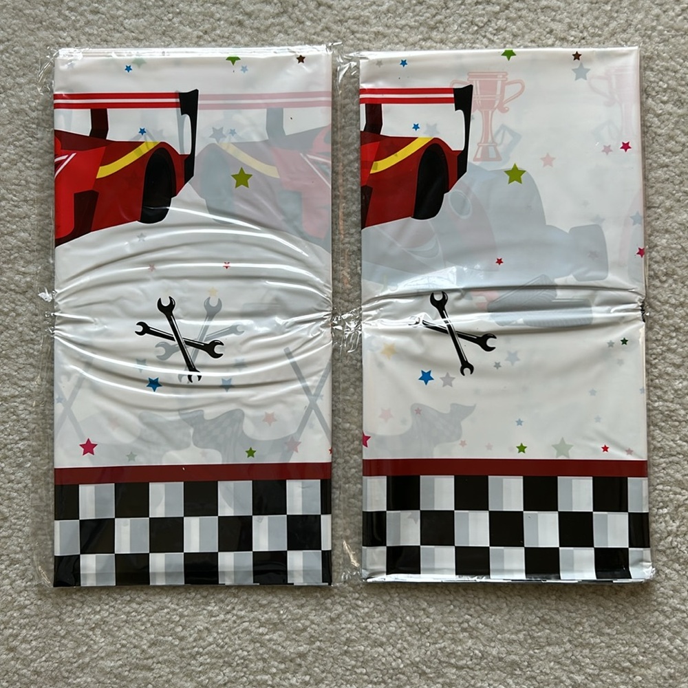Race Car Party Supplies Set - Picture 4 of 8